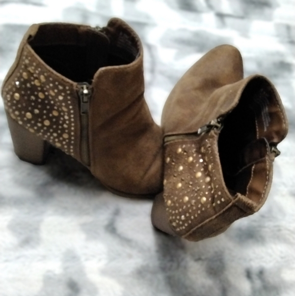 Maurices Brown Booties With Embellishments  Size 8.5 - Picture 6 of 8